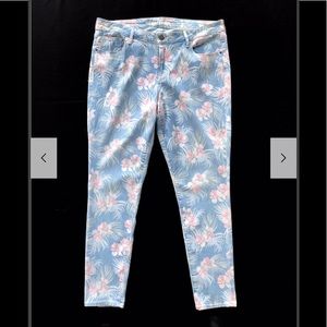 OLD NAVY Mid-Rise Floral Jeans!